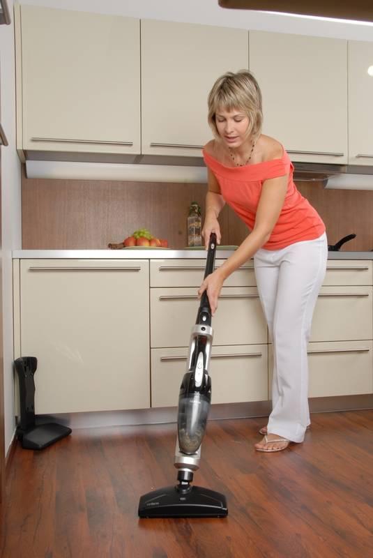 Vysavač tyčový Hyundai VC 019 R