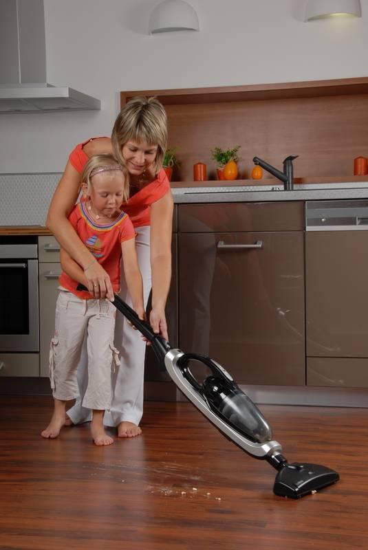 Vysavač tyčový Hyundai VC 019 R