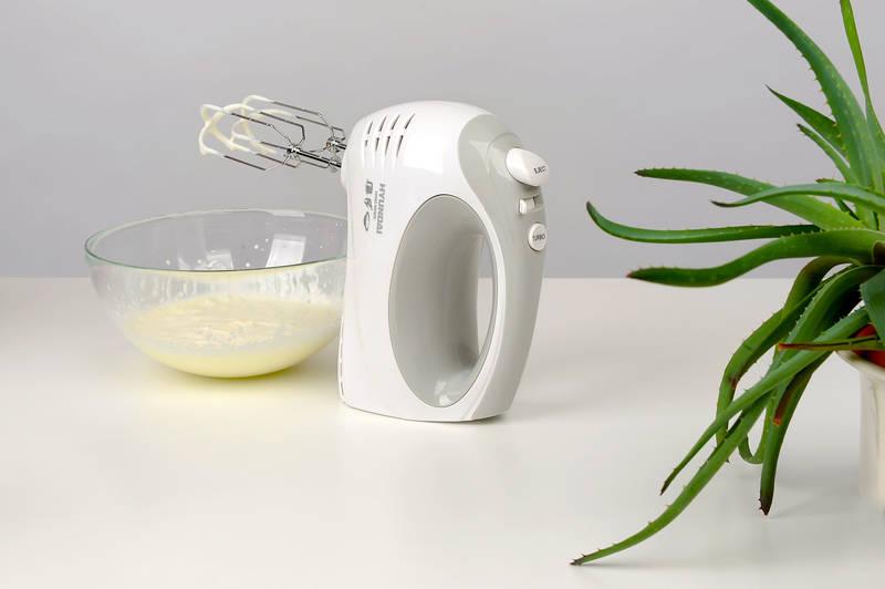 Ruční šlehač Hyundai HM 706 bílý