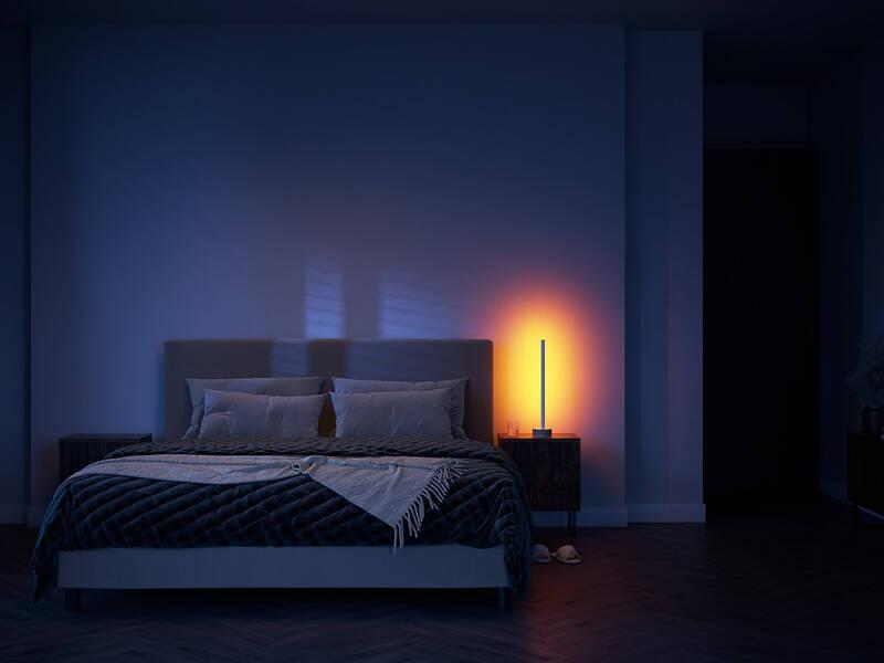 Stolní LED lampička Philips Hue Gradient Signe - dub