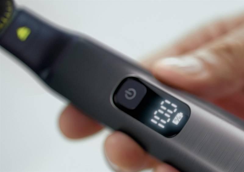 Zastřihovač vousů Philips OneBlade Pro 360 QP6551 15