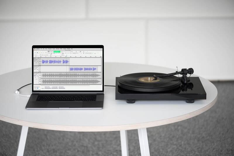 Gramofon Pro-Ject Debut RecordMaster II Piano ORTOFON OM5e černý