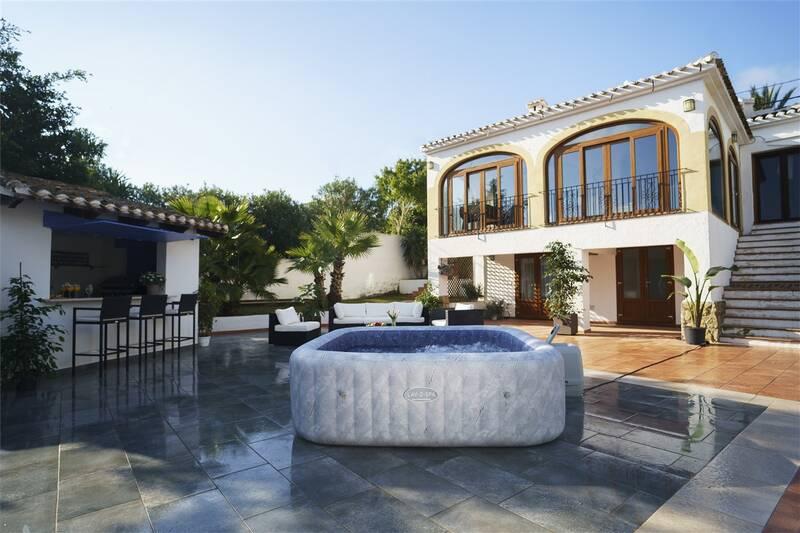 Vířivka Bestway San Francisco HydroJet Pro 60161