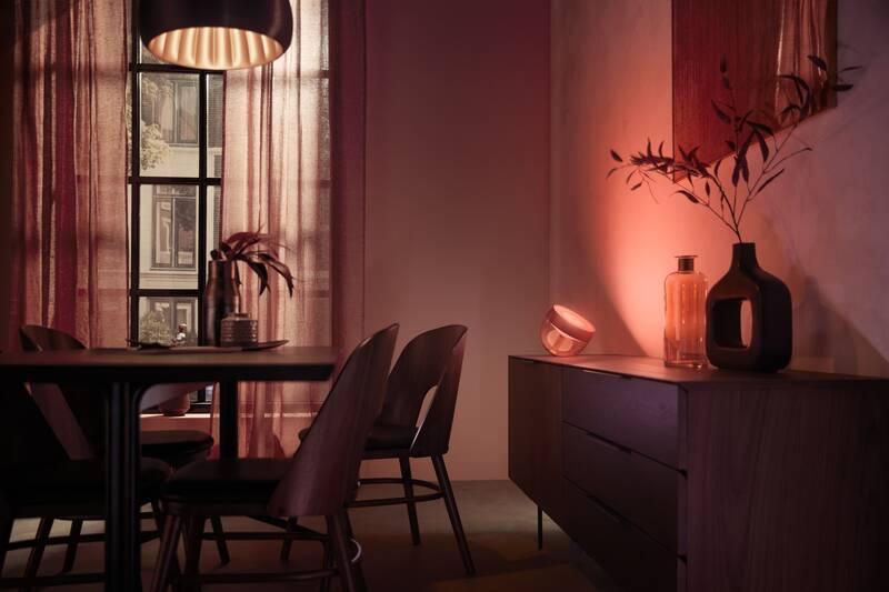 Stolní LED lampička Philips Hue Iris Copper Special Edition měděná
