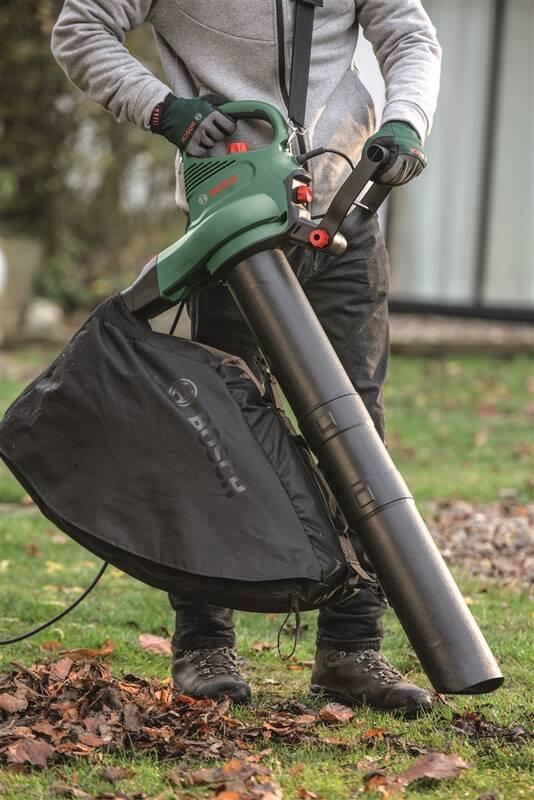 Vysavač listí Bosch UniversalGardenTidy 2300