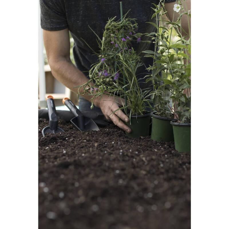 Lopatka Fiskars Solid A000011079 Solid černá