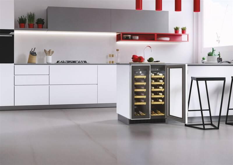 Vinotéka Hoover H-WINE 700 HWCB 60D 1 černá