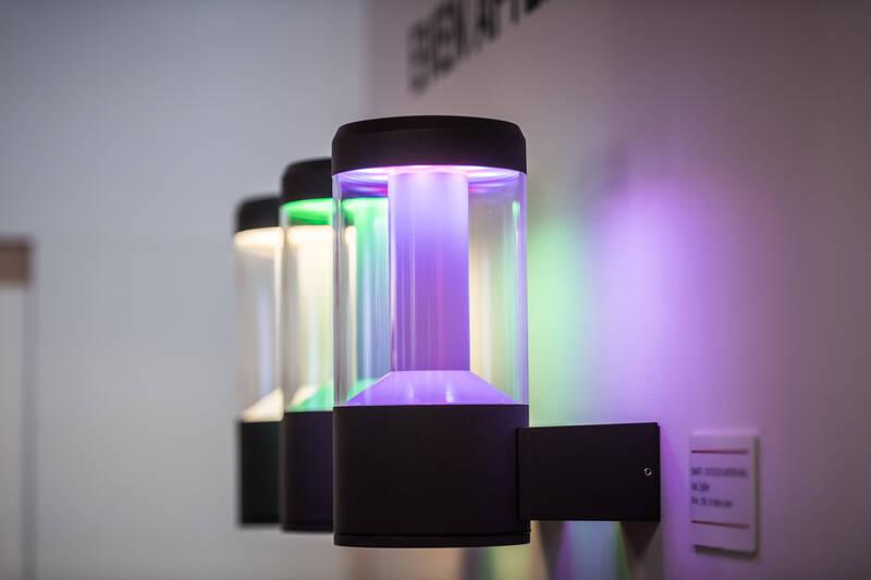 Nástěnné svítidlo LEDVANCE SMART Modern Lantern Multicolor Wall černé