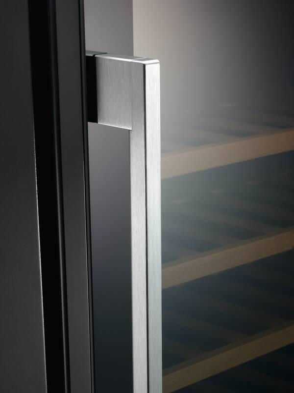 Vinotéka AEG AWUS052B5B