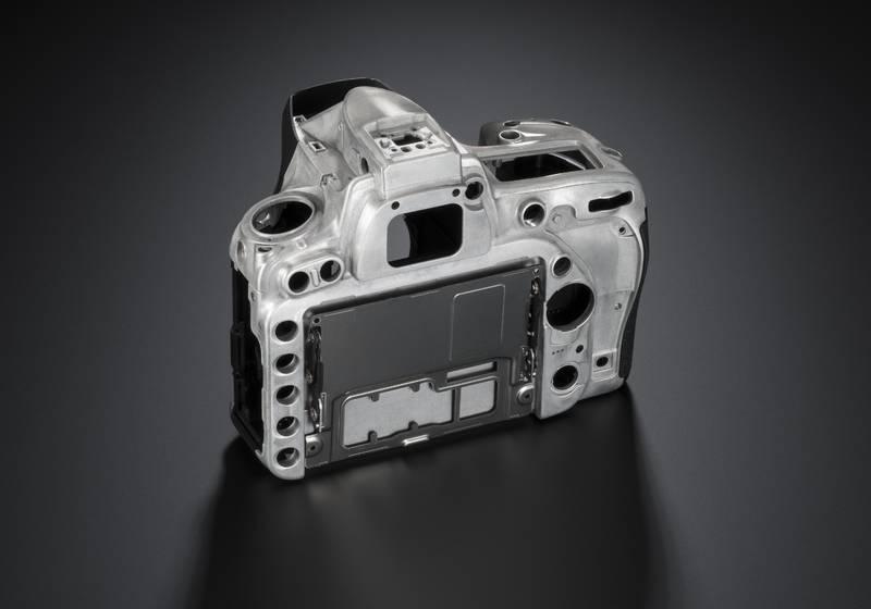 Digitální fotoaparát Nikon D750 24-85 AF-S ED VR černý