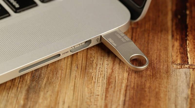 USB Flash Kingston DataTraveler SE9 G2 64GB kovový