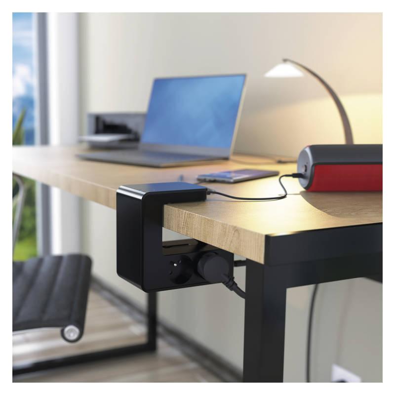 Kabel prodlužovací Legrand 4x zásuvka, USB, 1,5m černý