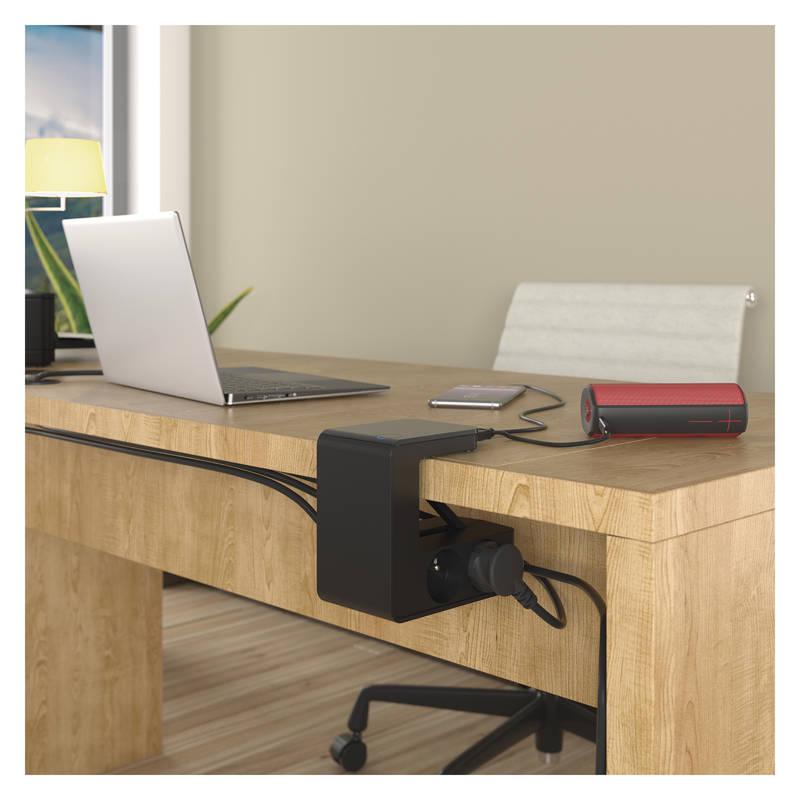 Kabel prodlužovací Legrand 4x zásuvka, USB, 1,5m černý