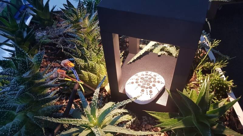 Venkovní svítidlo IMMAX NEO LITE CUBE SMART LED zahradní lampa 10W, RGB CCT, Wi-Fi, BT, IP67, TUYA