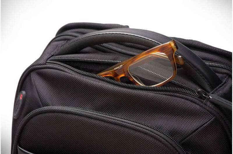 Batoh na notebook KENSINGTON Contour 2.0 na 15,6" černý