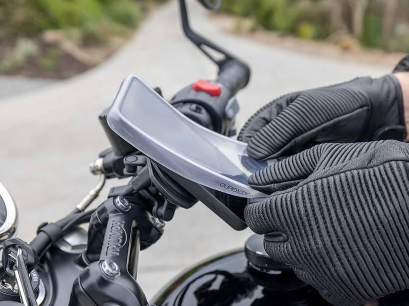 Kryt na mobil Quad Lock Poncho na Samsung Galaxy S22 průhledný
