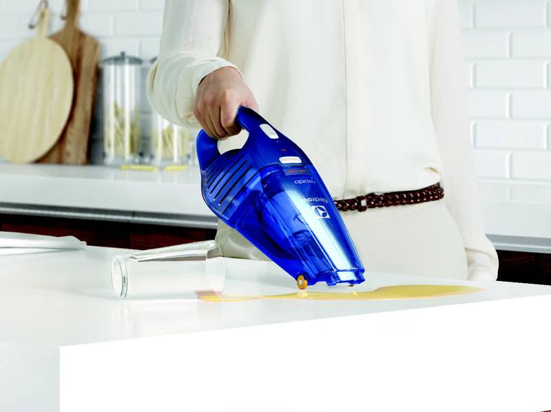 Akumulátorový vysavač Electrolux Rapido ZB5104WDB modrý