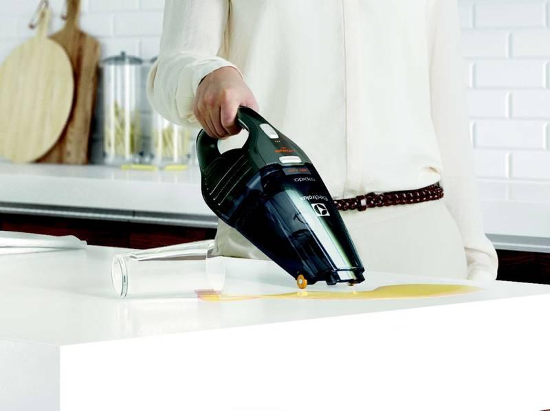 Akumulátorový vysavač Electrolux Rapido ZB6106WDT šedý