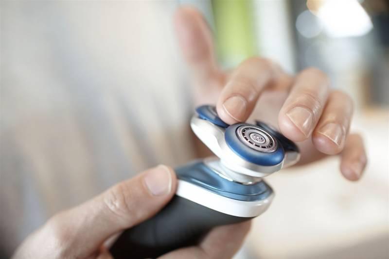 Holicí strojek Philips Série 7000 S7370 12 modrý