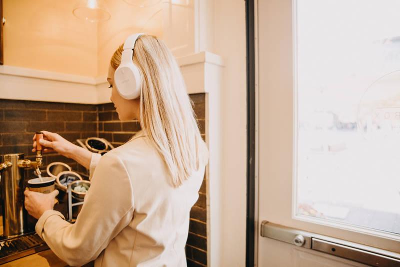 Sluchátka Edifier W800BT Plus bílá