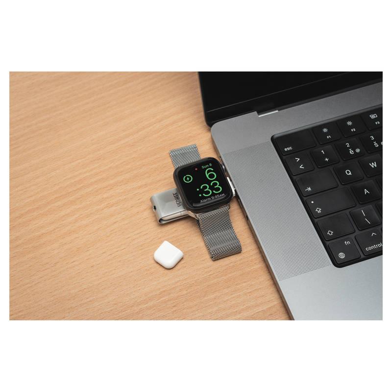 Nabíječka YENKEE YAC 5001 na Apple Watch bílá