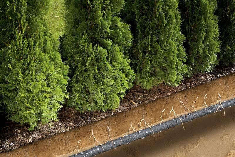 Průsakový zavlažovač Gardena 15 m černý