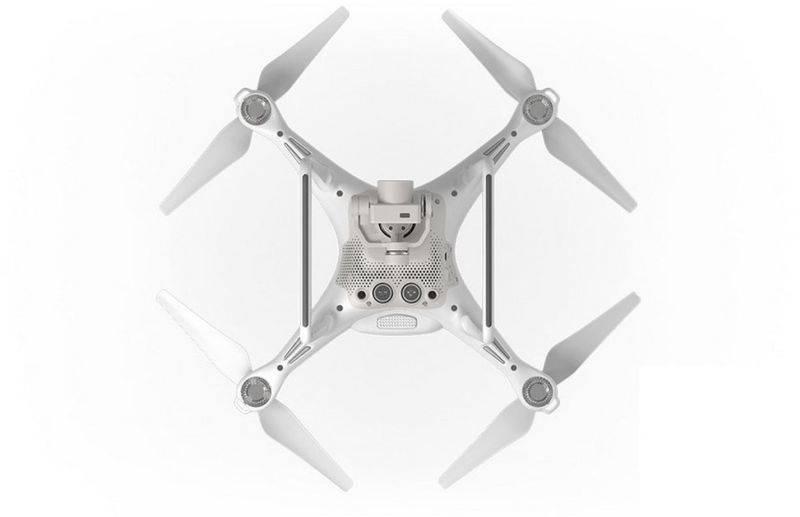 Dron DJI Phantom 4, 4K Ultra HD kamera bílý