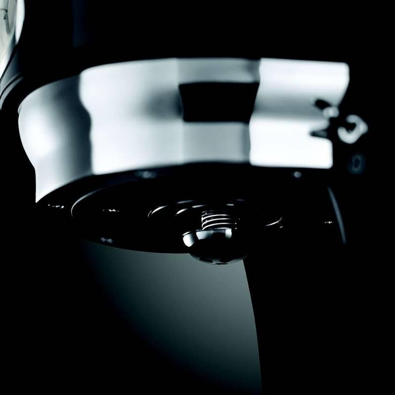 Kávovar RUSSELL HOBBS RETRO 21701-56 černý