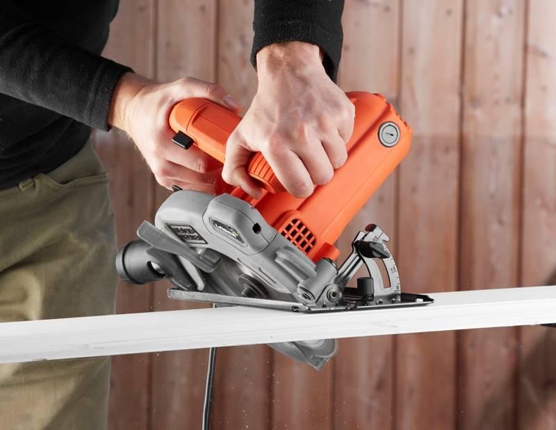 Okružní pila Black-Decker CS1250L