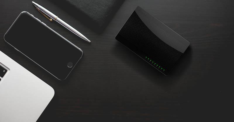 Switch Tenda SG108 černý