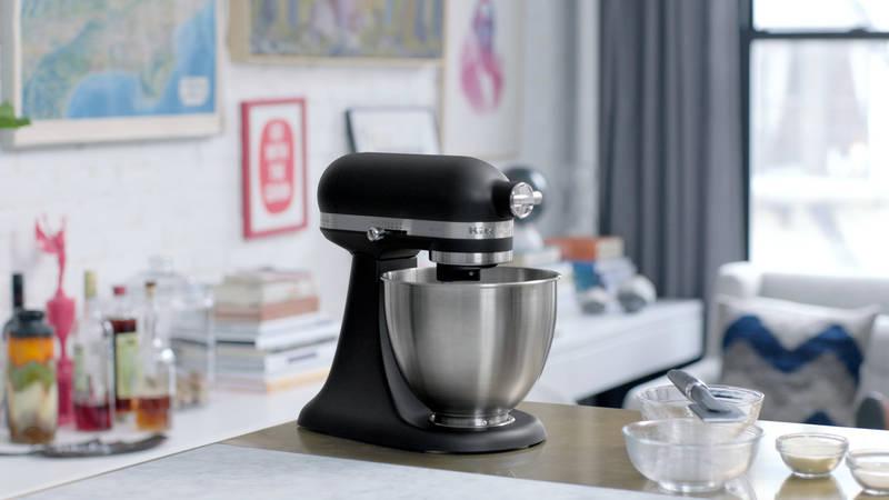 Kuchyňský robot KitchenAid Artisan MINI 5KSM3311XEBM černý