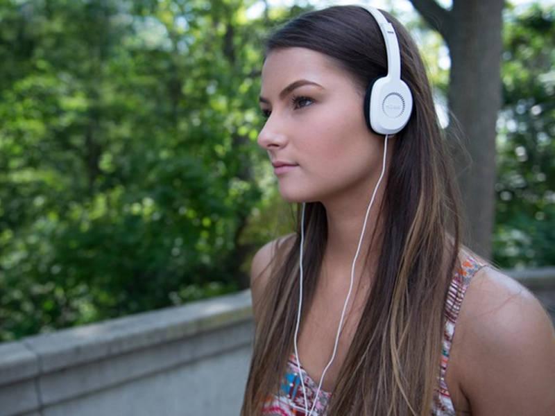 Sluchátka Koss KPH8 bílá