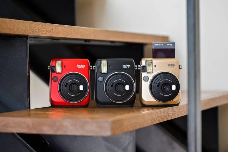 Digitální fotoaparát Fujifilm Instax mini 70 červený
