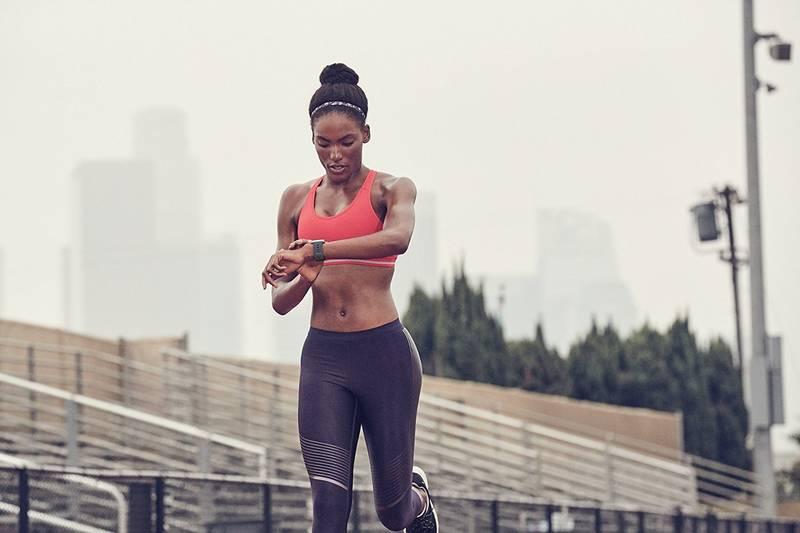 Chytré hodinky Fitbit Ionic - Blue-Gray White