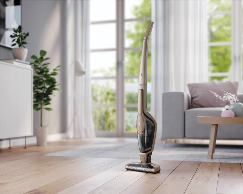 Vysavač tyčový Electrolux Ergorapido EER77SSM zlatý
