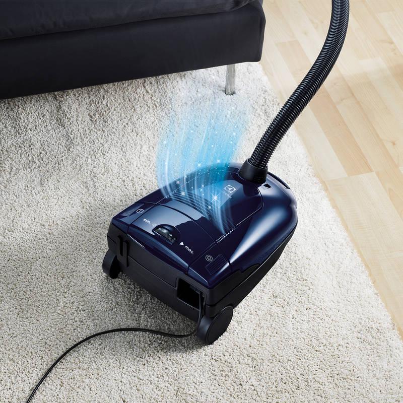 Vysavač podlahový Electrolux Vampyr CE ECE32WSB modrý
