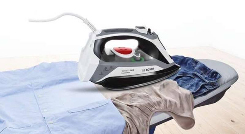 Žehlička Bosch TDA70EASY černá šedá