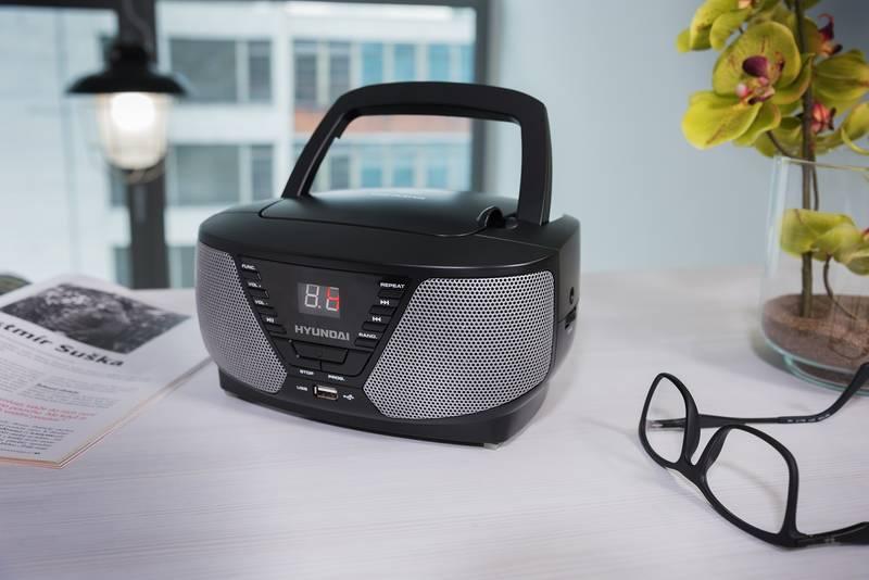 Radiopřijímač s CD Hyundai TRC222AU3B černý