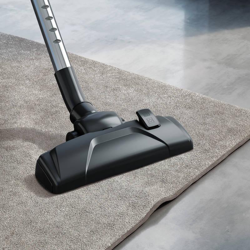 Vysavač podlahový Electrolux Easy Go EEG42EB černý