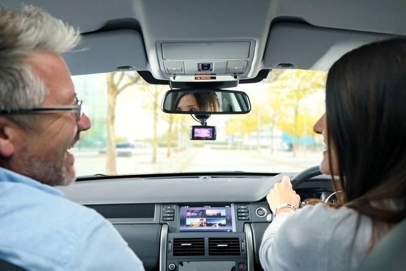 Autokamera Mio MiVue 752 WiFi DUAL černá