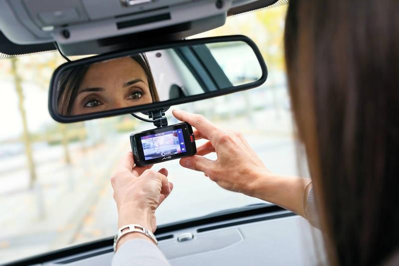 Autokamera Mio MiVue 752 WiFi DUAL černá