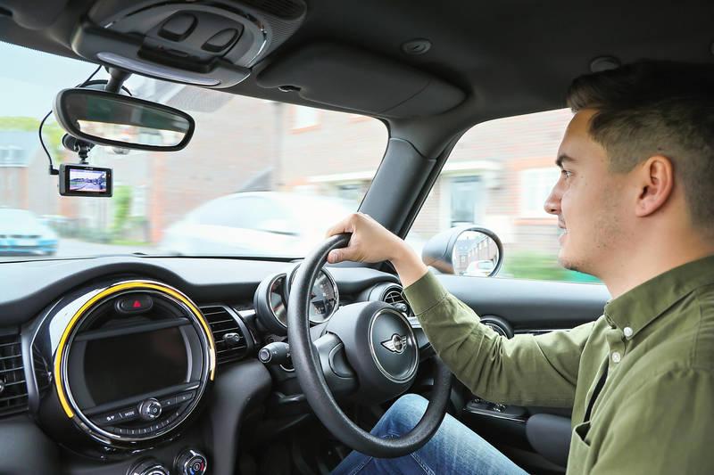 Autokamera Mio MiVue 788 Connect černá