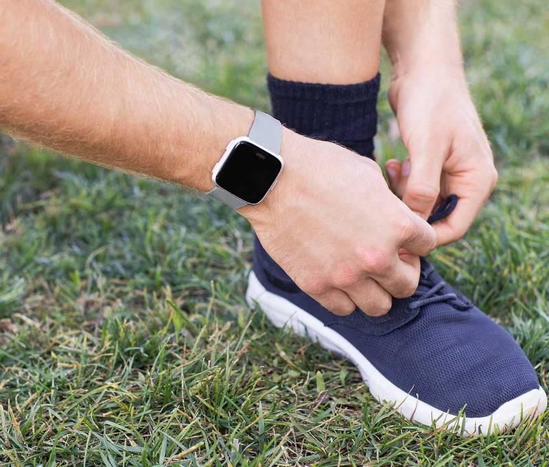 Chytré hodinky Fitbit Versa - Gray Silver Aluminum