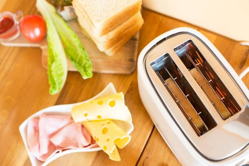 Opékač topinek ROHNSON R-210