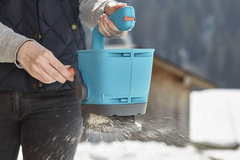 Rozmetadlo hnojiv sypač Gardena M ruční