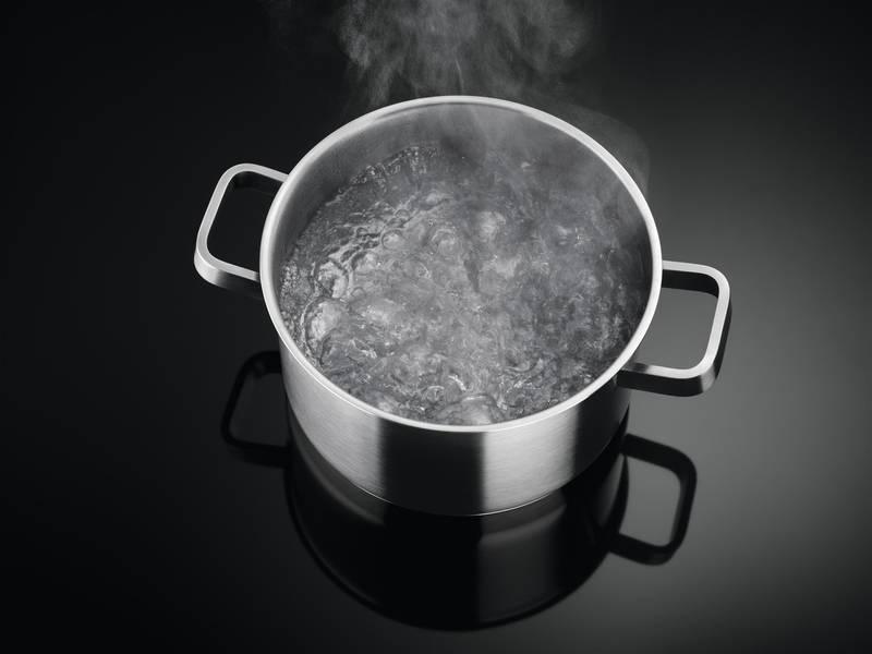 Indukční varná deska Electrolux Inspiration EIT60443X černá