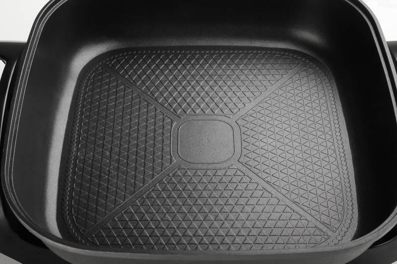 Pečicí pánev Mora MEP1400BK černý