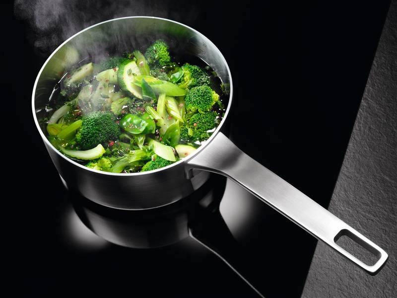 Odsavač par AEG DBB4950M nerez