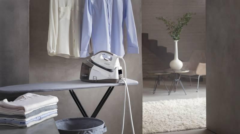 Žehlicí systém Electrolux EDBS3360 bílá