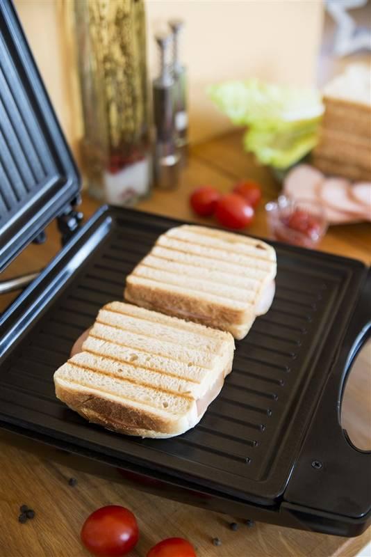 Sendvičovač ROHNSON R-2108 černý stříbrný